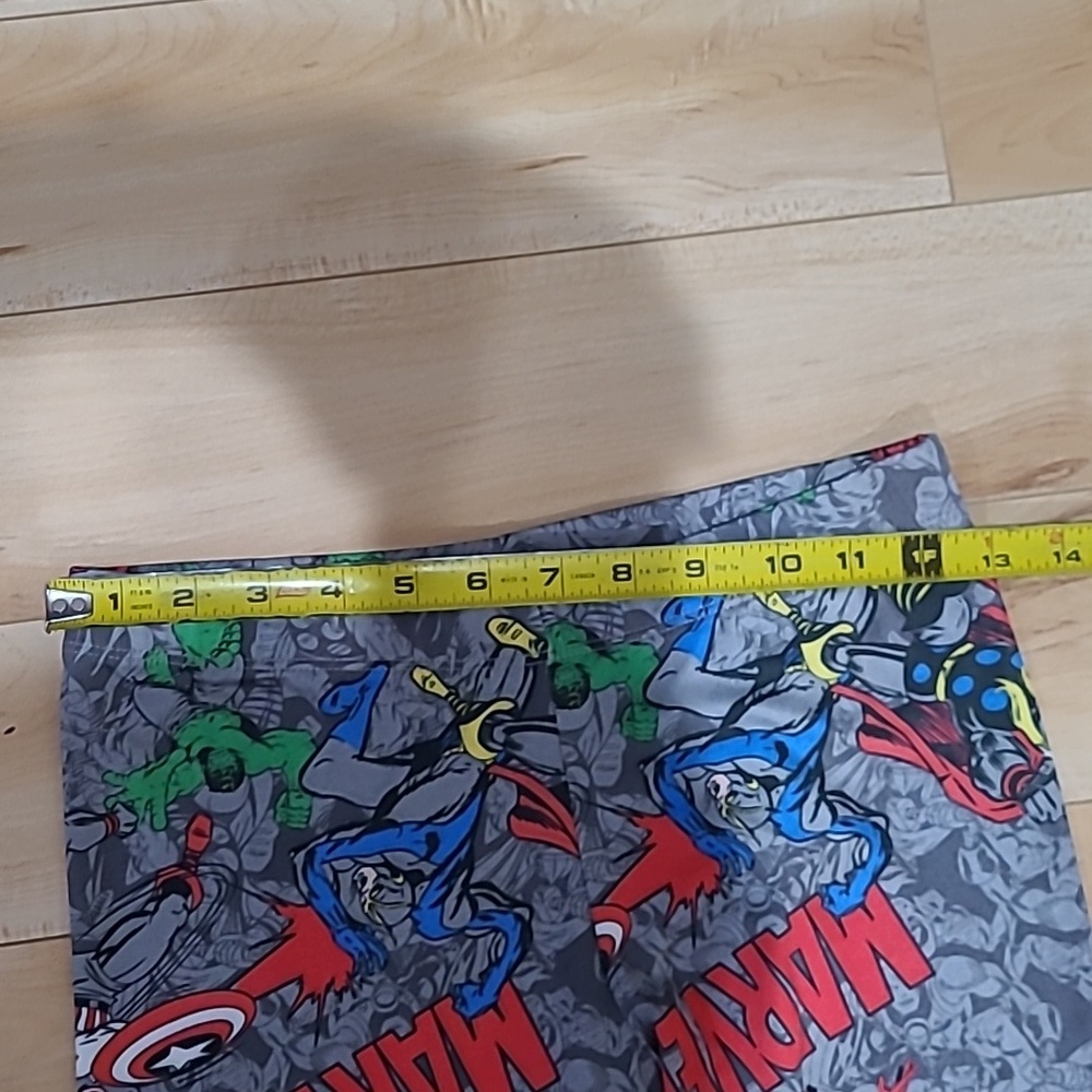 Women's medium Mighty Fine Marvel leggings - Picture 3 of 4